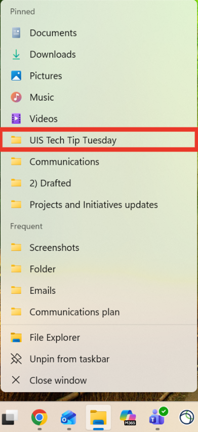A pinned folder is highlighted from the File Explorer menu